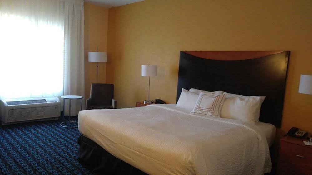 Fairfield Inn & Suites קוקוויל מראה חיצוני תמונה